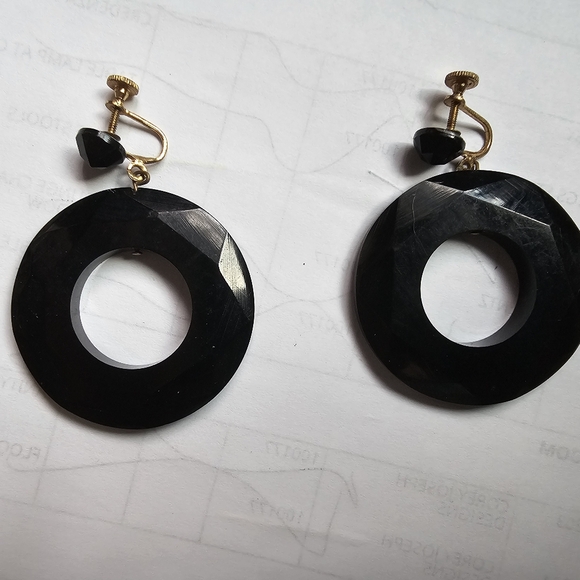 Women's Vintage Black Screwback Earrings - Picture 2 of 2